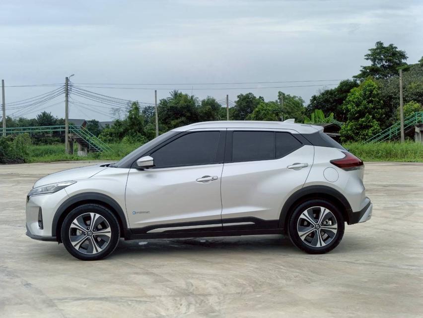 NISSAN Kicks Wagon 4dr V FWD 1.2i Y22 (mnc)สีเทา ออโต้ รถสวยรถบ้านสภาพป้ายแดง