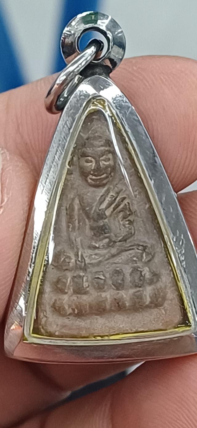 พระพุทโธน้อย เนื้อผงใบลาน พิมพ์กลาง หน้าเอียงไหล่ลู่ รุ่นแรกปี๒๔๙๔ 1