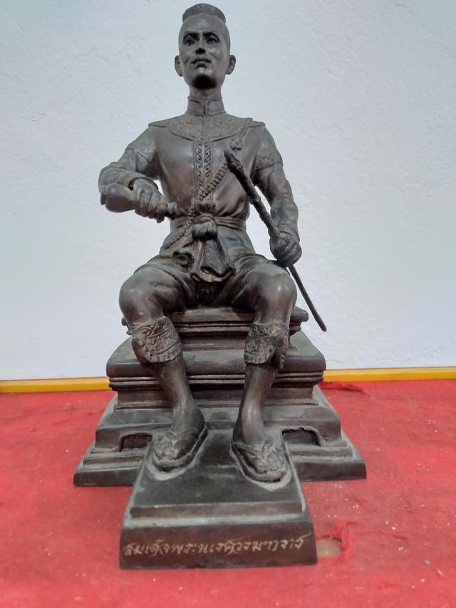 สมเด็จพระนเรศวรหน้าตัก3นิ้วสูง10นิ้ว