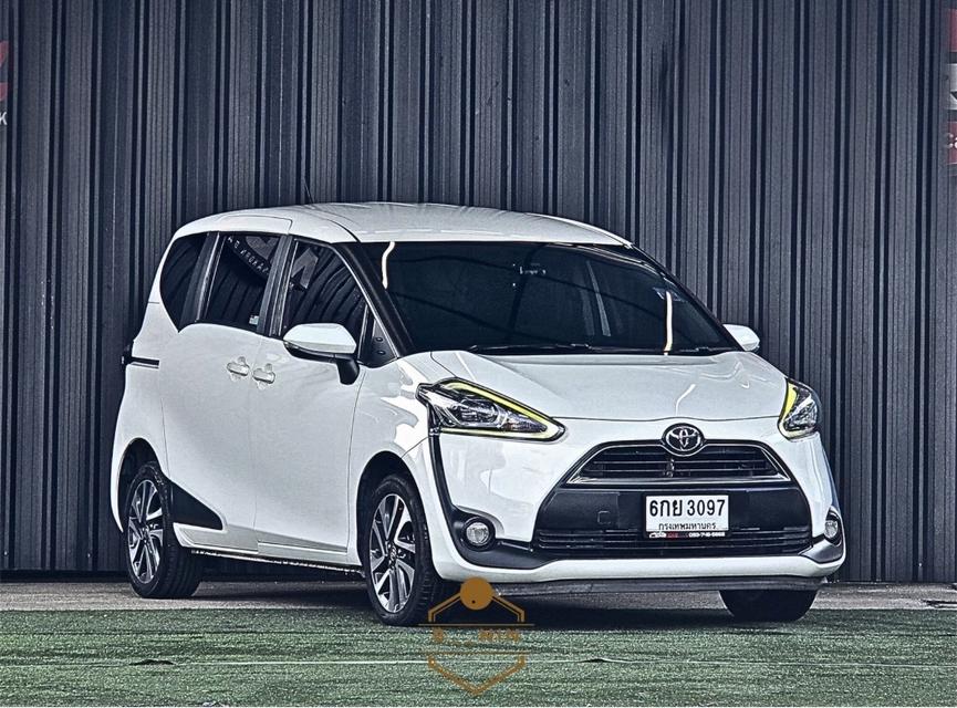 รถยนต์ toyota sienta 10