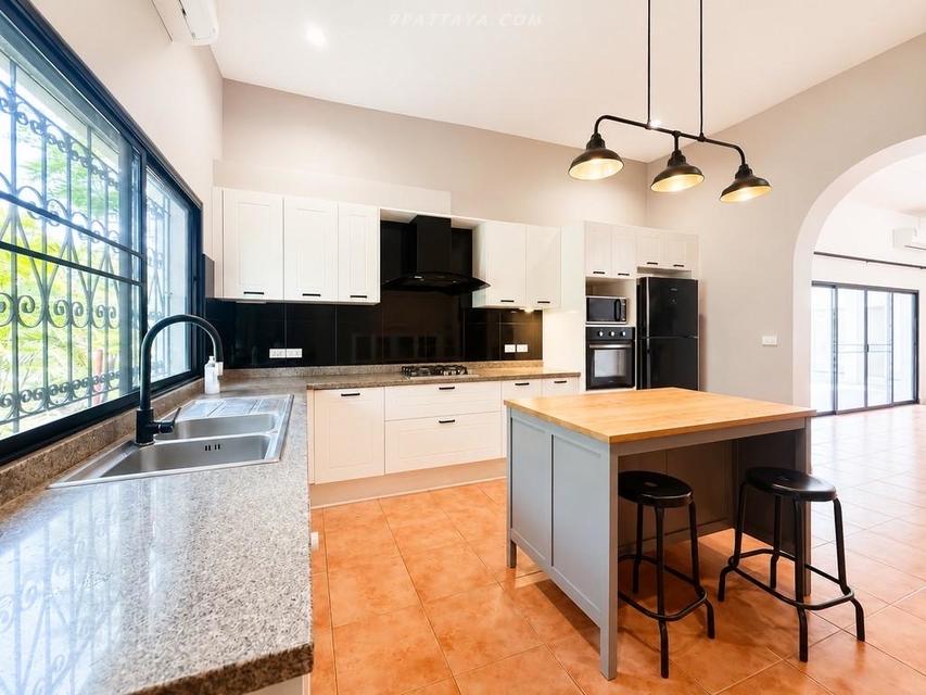 For Rent — Executive Pool Villa at Laurel Park, East PattayaLuxury private pool villa in Laurel Park, East Pattaya. Spacious, private รูปที่ 7