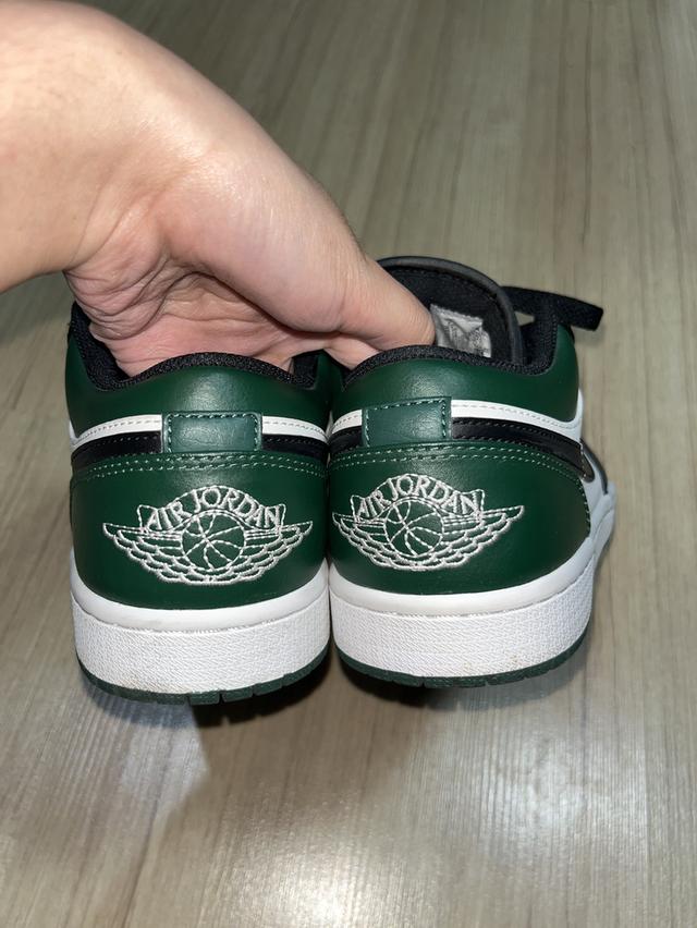 Nike jordan 1 low green toe