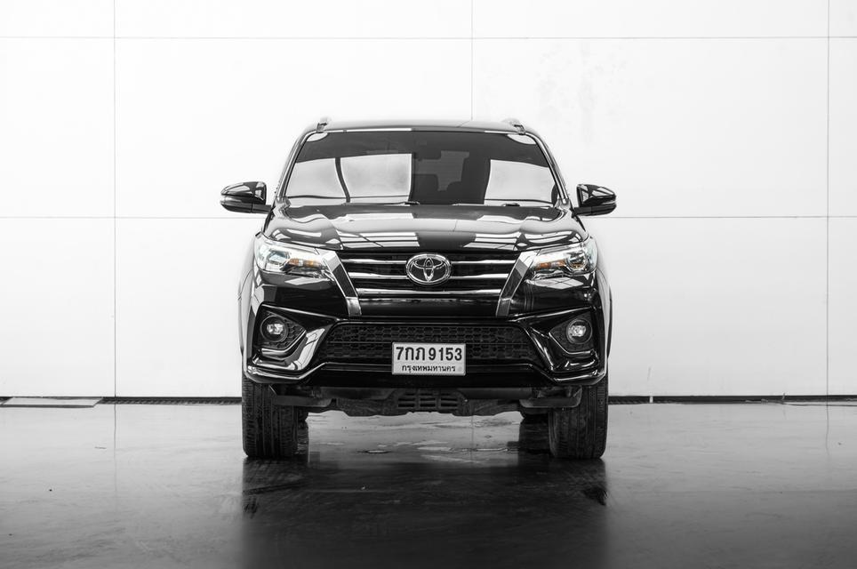 2018 TOYOTA FORTUNER 2.8 TRD SPORTIVO 4WD SUV สีดำ เลขไมล์ 189855 กม.