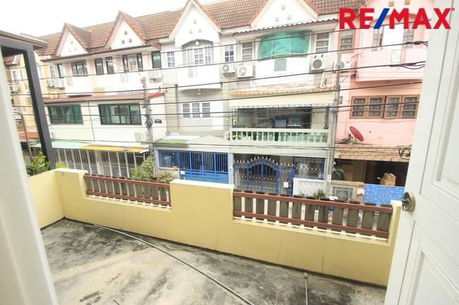 ทาวน์เฮ้าส์สุชาเพชรเกษม112 หนองแขมสาย4 ต่อเติมแล้ว 3ชั้น 18.2วา ใกล้มหาวิทยาลัยธนบุรี เดอะมอลล์บางแค บ้านสภาพดี โครงสร้างแข็งแรง ราคา 1.79ล้านบาท 15