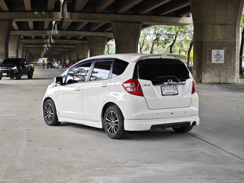 ขายรถ Honda Jazz 1.5S ปี 2010 สีขาว เกียร์ออโต้ 6