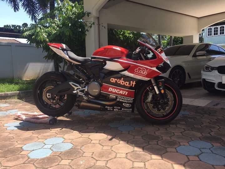 Ducati Panigale 899 1