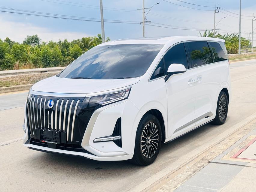 DENZA D9 PREMIUM FWD MPV 2025