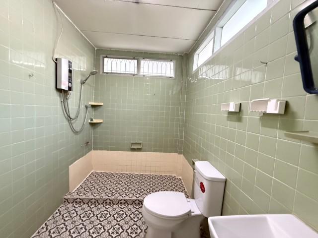 ให้เช่าบ้านเดี่ยว ถ.20มิถุนา ใกล้ MRT ห้วยขวาง มี4ห้องนอน2ห้องน้ำ แอร์5เครื่อง เฟอร์ไม่มี ราคา30,000บาท/เดือน (จดทะเบียน 8