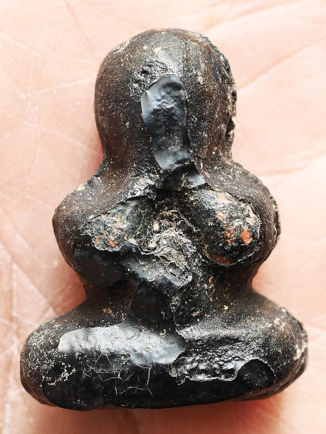 พระปิดตาเนื้อผงคลุกรัก หลวงพ่อทองสุข วัดสะพานสูง พิมพ์ชลูด...เก่า เดิมๆ 6