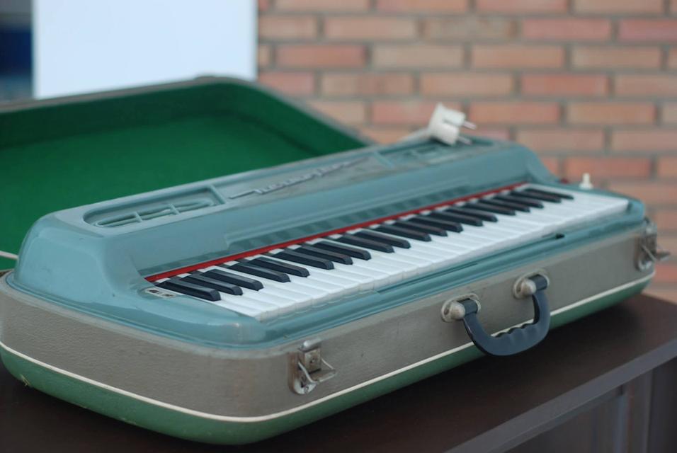 Vintage Harmophone '60