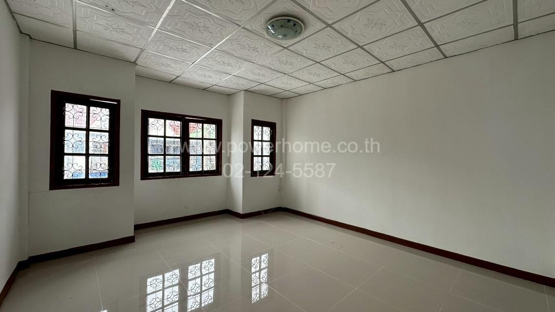 หมู่บ้านอู่ทองเพลส 2 ซอย 1/8 ถนน ลำลูกกา ต.คูคต อ.ลำลูกกา จ. ปทุมธานี 10