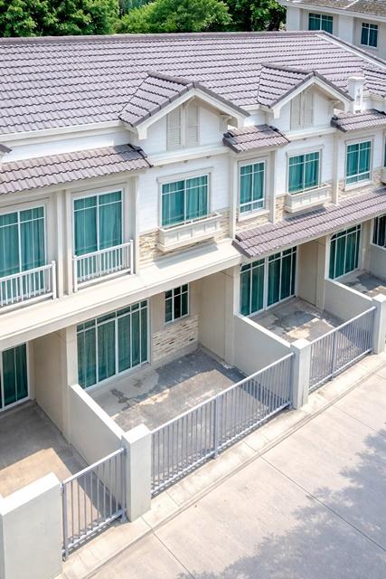 ให้เช่าทาวน์เฮาส์ 2ชั้น 2นอน 3น้ำ พร้อมเฟอร์ฯเครื่องใช้ไฟฟ้า เทพารักษ์ 20 ตร.ว. อินดี้ BTS ศรีนครินทร์ 1.5กม. รพ.เปาโล ส 1