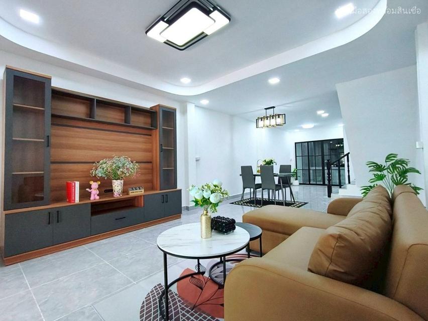 หมู่บ้านร่มเย็น 5 พระยาสุเรนทร์ 9 5