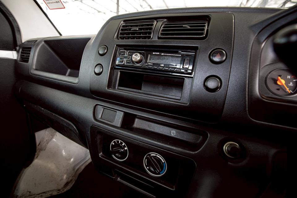 SUZUKI CARRY PICKUP 1.6 เบนซิล ปี 2015 สีขาว มือเดียว  17
