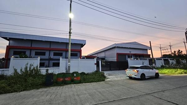 ขายที่ดิน 4 ไร่ 135 ตารางวา อ.ไทรน้อย จ.นนทบุรี หน้ากว้างติดถนนตัดใหม่ บรรยากาศดี โทร 065-365-4426 6