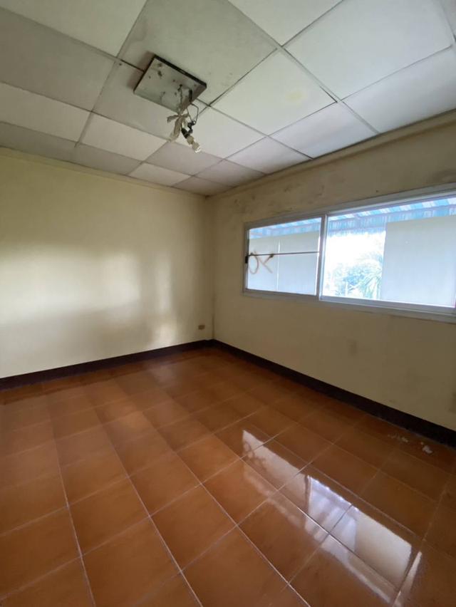 ขายทาวน์เฮาส์ ในเขตเทศบาลตำบลขลุง จังหวัดจันทบุรี หมู่บ้านอรวรรณ 8