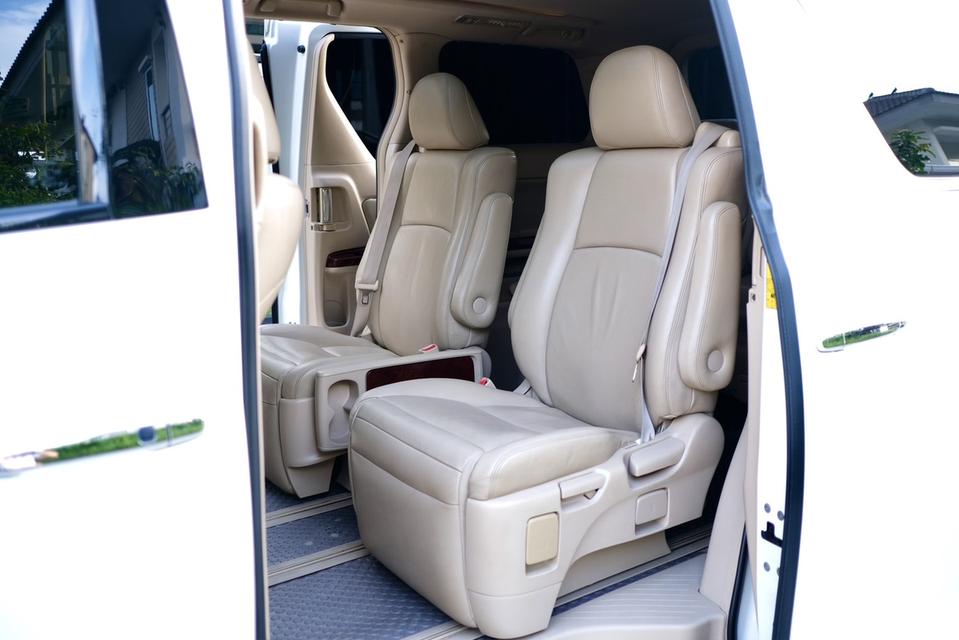 Toyota Vellfire 2.4V ปี2011 auto รถสวย พร้อมใช้