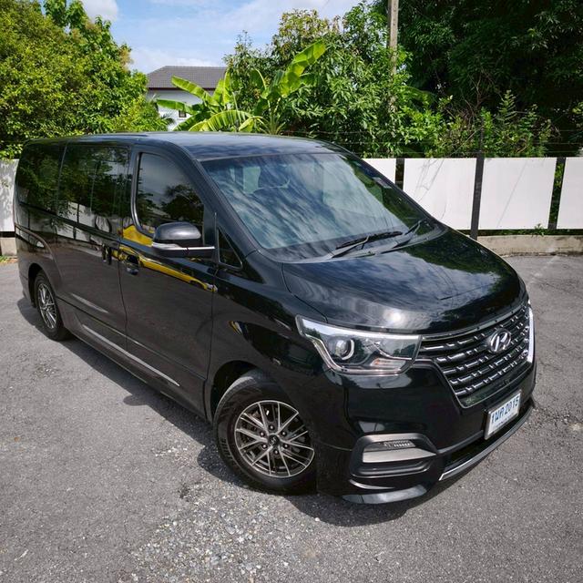 Hyundai H1 รุ่น 2.5 Elite ดีเซล เกียร์ออโต้ ปีจดทะเบียน 2021