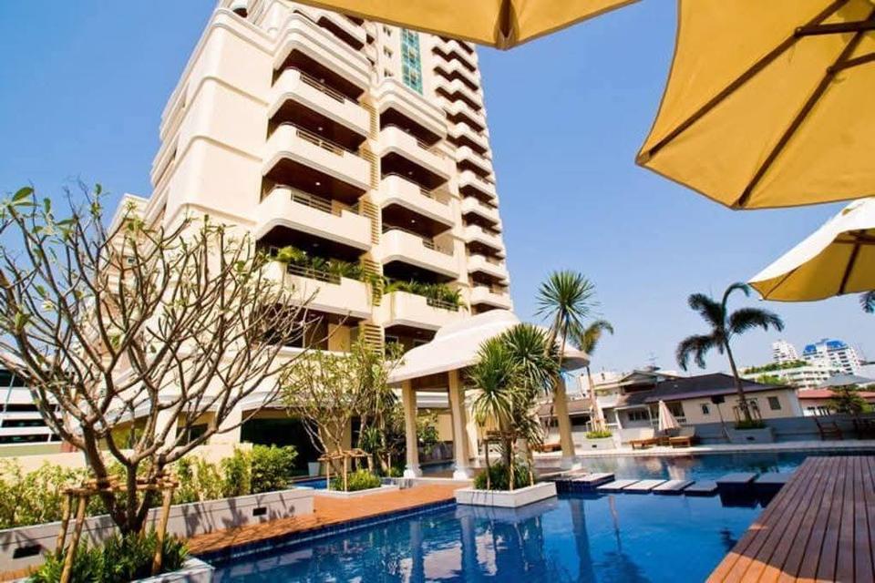 Penthouse duplex for rent, 22nd-23rd floor, Piyathip Place, Sukhumvit 39. Excellent location, convenient transportation, near ASB International School 14