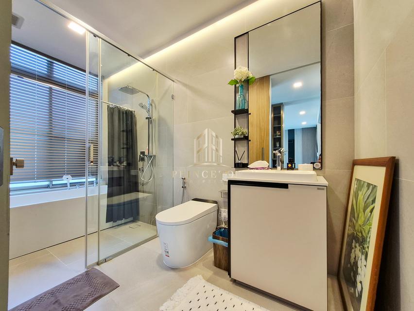 VIVE Rama 9 – Luxurious 3-Story Home in Modern Japanese Design 7