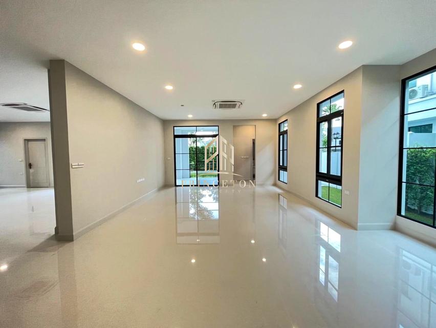 House for sale Nantawan Rama 9 New Krungthep Kretha from Land&House  Le Duc house style (largest project size) 2