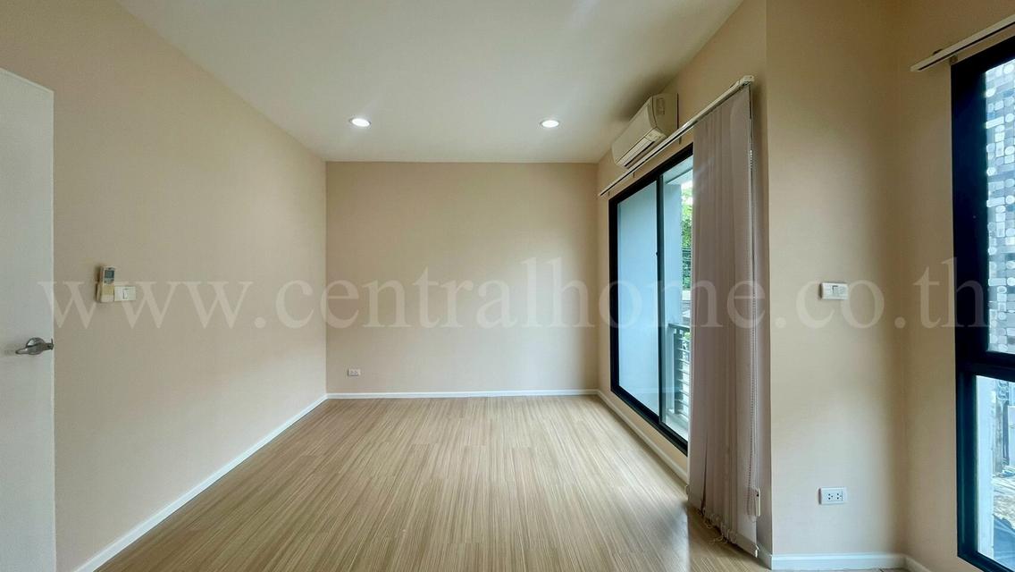 ทาวน์โฮม 3 ชั้น บ้านกลางเมือง รัตนาธิเบศร์ รีโนเวทใหม่ พร้อมอยู่ 11