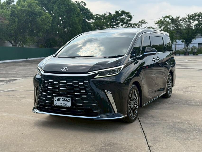 Lexus LM350h 7 Seats 2024