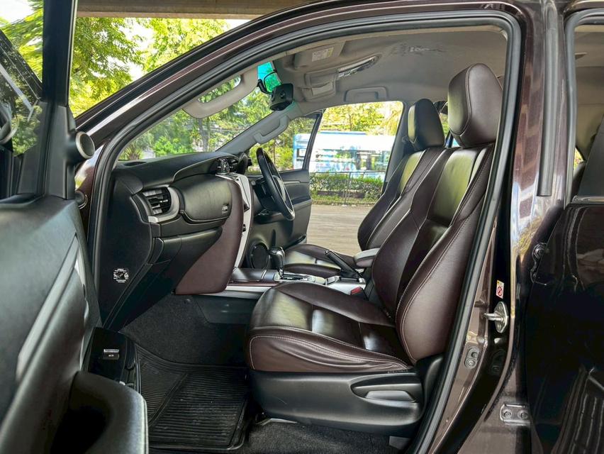 Toyota Fortuner 2.4 V AT ปี 2016 16