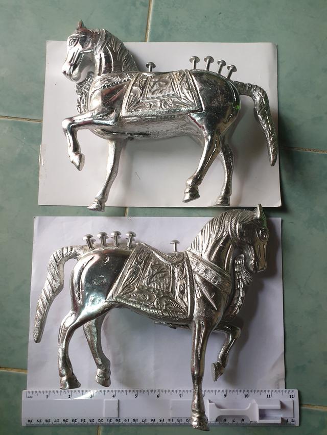 รูปปั้นม้าประดับงานศิลป รูปที่ 2