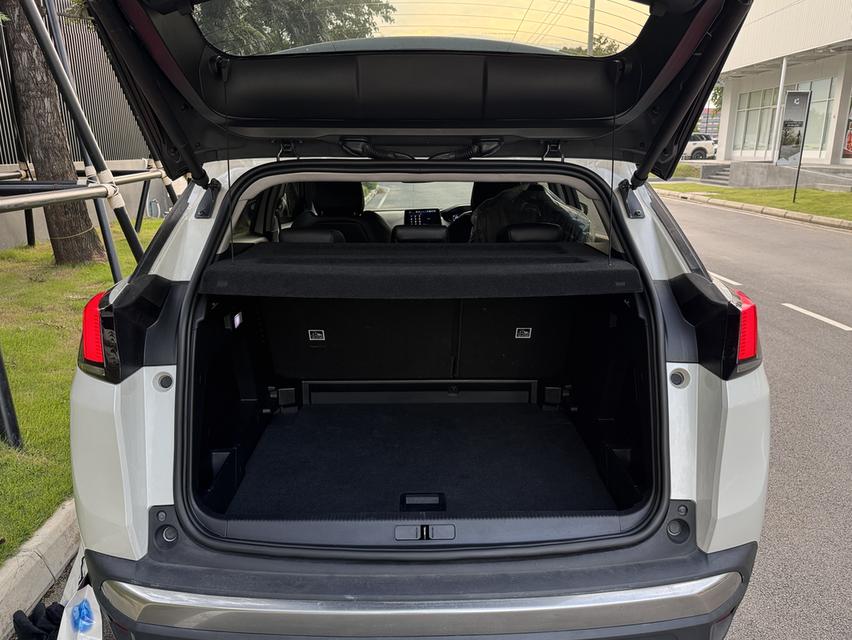 2022 PEUGEOT 3008 ALLURE 1.6 Turbo รุ่นท๊อป หลังคา Paronamic หรูแบบยุโรป ดูแลง่าย รูปย่อยที่ 4
