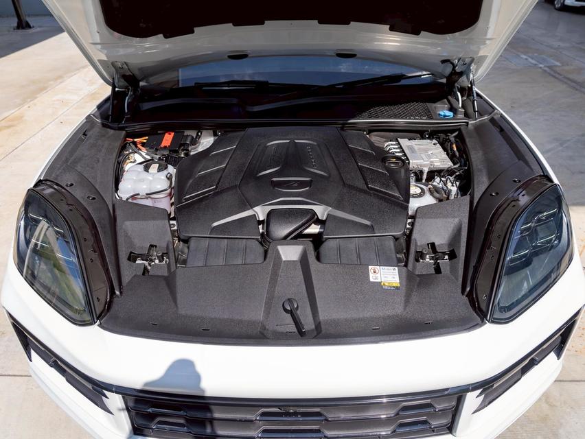 Porsche Cayenne E-Hybrid Coupe ปี 2024 รูปที่ 18