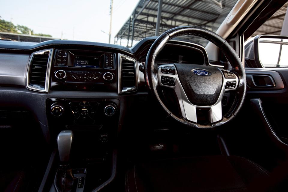 Ford Ranger 2.2 XLT Hi-Lander Double Cab เกียร์ Auto ปี 2017 สีเทา มือเดียวป้ายแดง รูปที่ 15