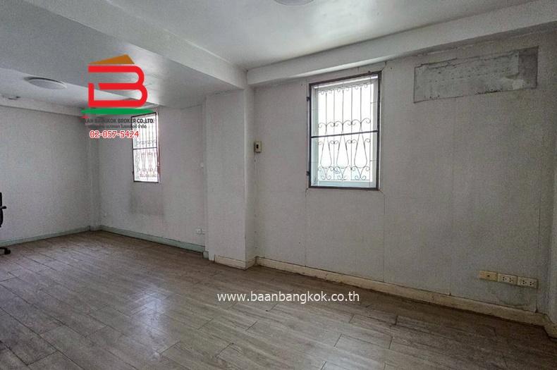 ขายบ้านแฝด 2 ชั้น หมู่บ้านเคหะธนบุรี 1 (ใกล้โลตัสพระราม 2) เนื้อที่ 49 ตรว. แขวงแสมดำ เขตบางขุนเทียน 7