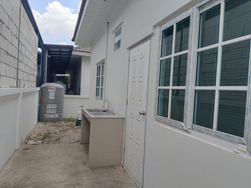 บ้านเช่าสไตล์โมเดิร์น ใกล้ ม.อีเทค 16