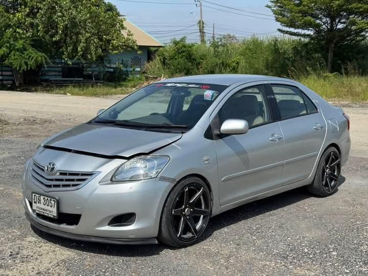 Toyota Vios สีเทา 2