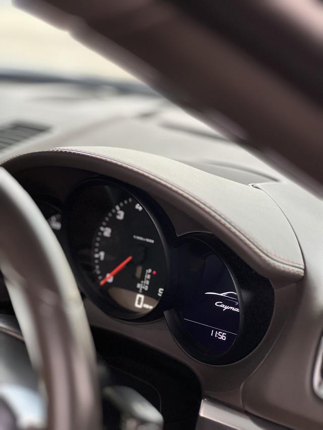 Porsche 981 Cayman 7
