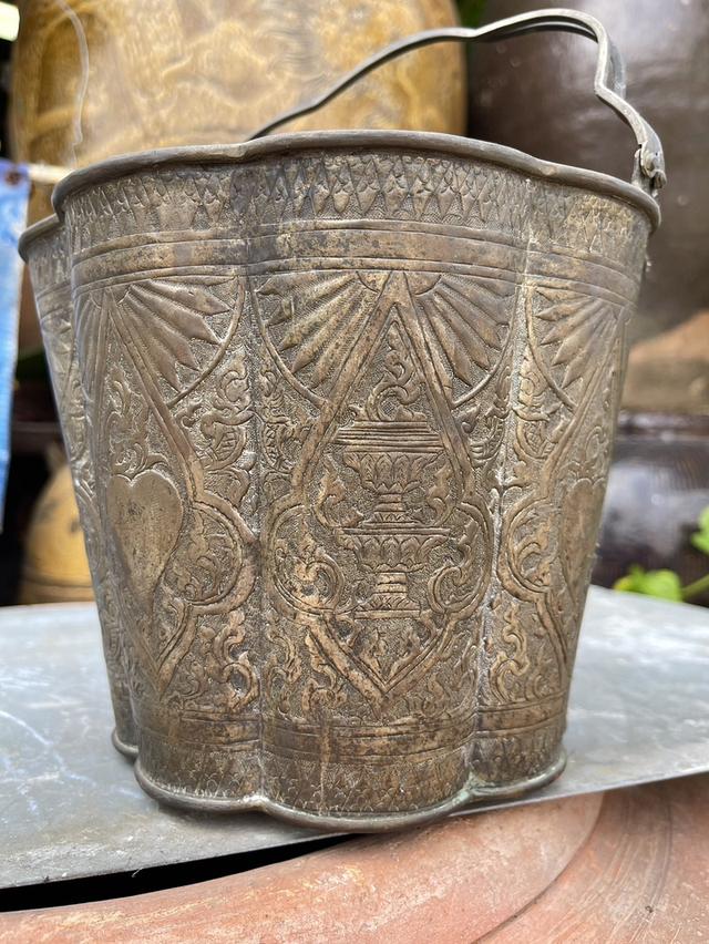 ถังใส่กาน้ำชาโบราณ เนื้อเงิน ถังใส่ปั้นชาโบราณ ถังเงินเก่า ลายกนกไทย รูปพานสองชั้น