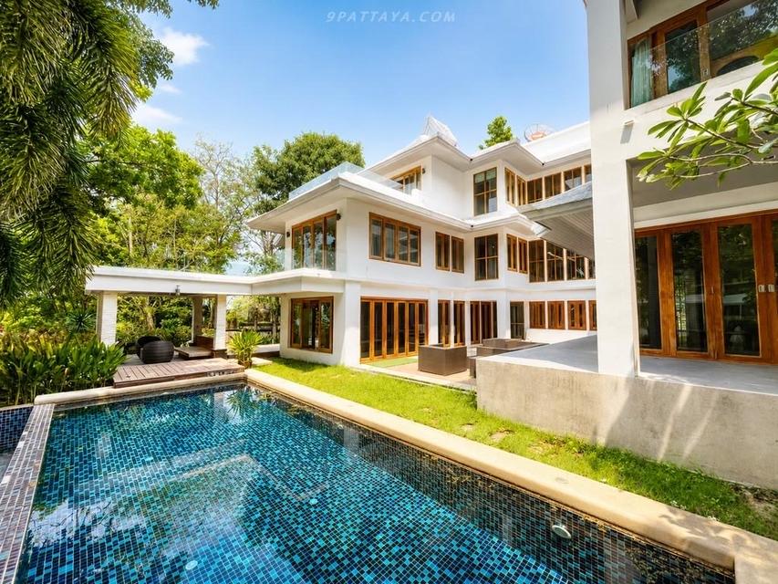 For Sale / Rent — Ultra Luxury Private Beachfront Villa, Wongamat North PattayaA rare private beachfront residence Wongamat Beach, 2