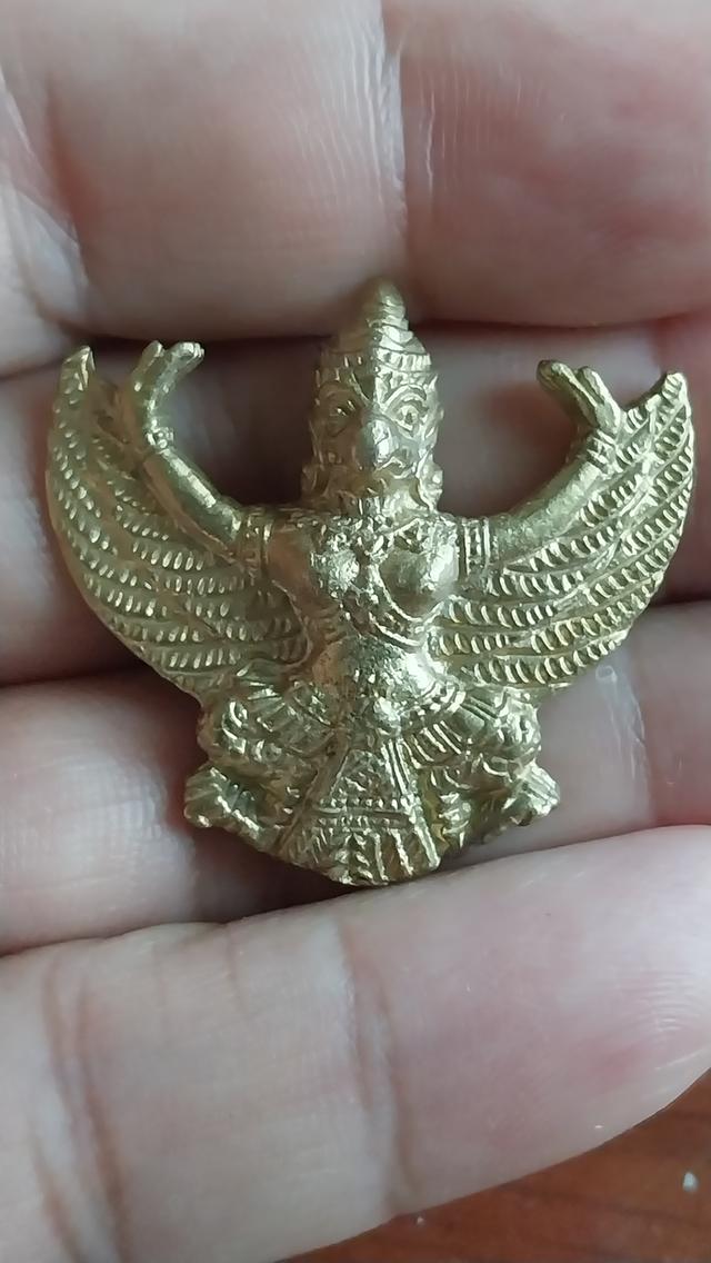 พญาครุฑ รุ่นทำน้ำมนต์ ปี 2517 หลวงปู่ทิม อิสริโก