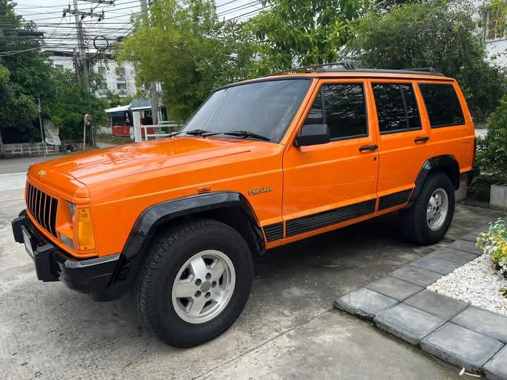 JEEP CHEROKEE สีส้ม 4