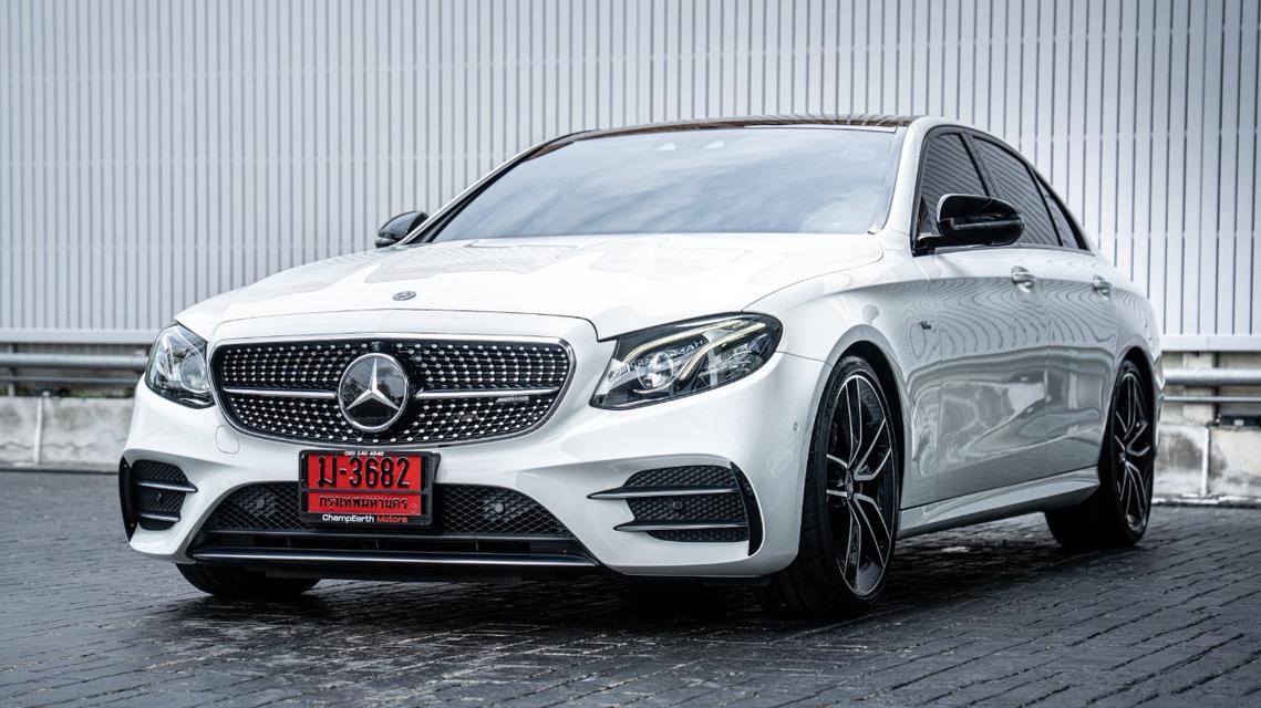 Mercedes-AMG E53 4MATIC+ Sedan 2021 สีขาว