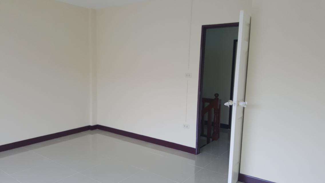 ขายบ้าน ทาวเฮ้า 2 ชั้น 2 นอนใหญ่ 2 น้ำ 1 ที่จอด 1 ห้องครั้ว 6