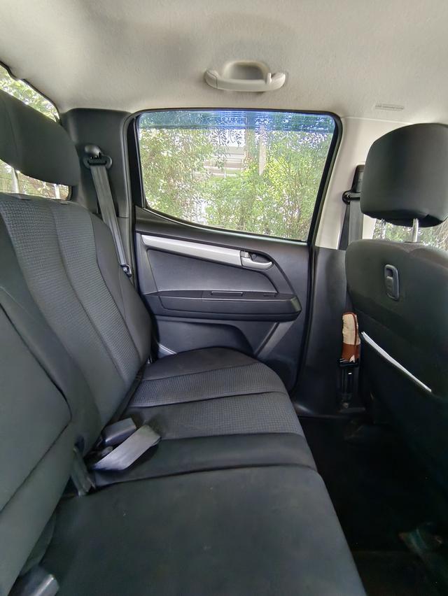 ขาย รถกระบะ 4ประตู เกียร์ Auto Isuzu ปี 2014 Hilander 2.5 Z Prestige Auto 18