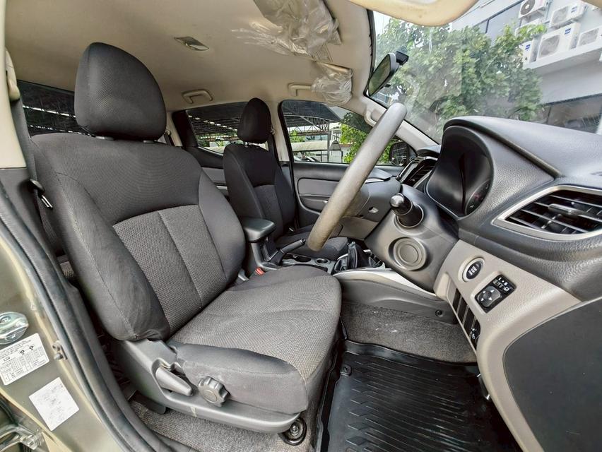 ขาย MITSUBISHI TRITON 2.4 PLUS DOUBLE CAB เกียร์ธรรมดา 8