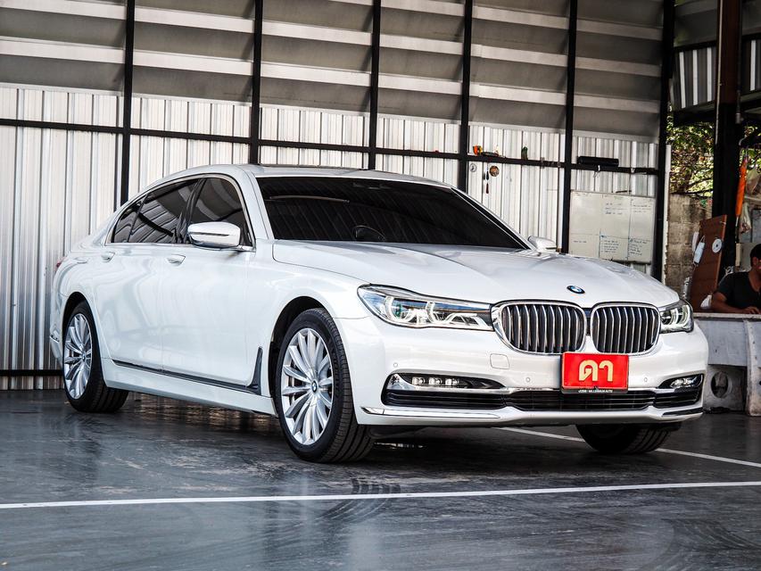 BMW Series 7 730 Ld เครื่องดีเซล ปี 2019 สีขาว เลขไมล์ 30,000 กิโล ( รับประกันเลขไมล์แท้ ) 3