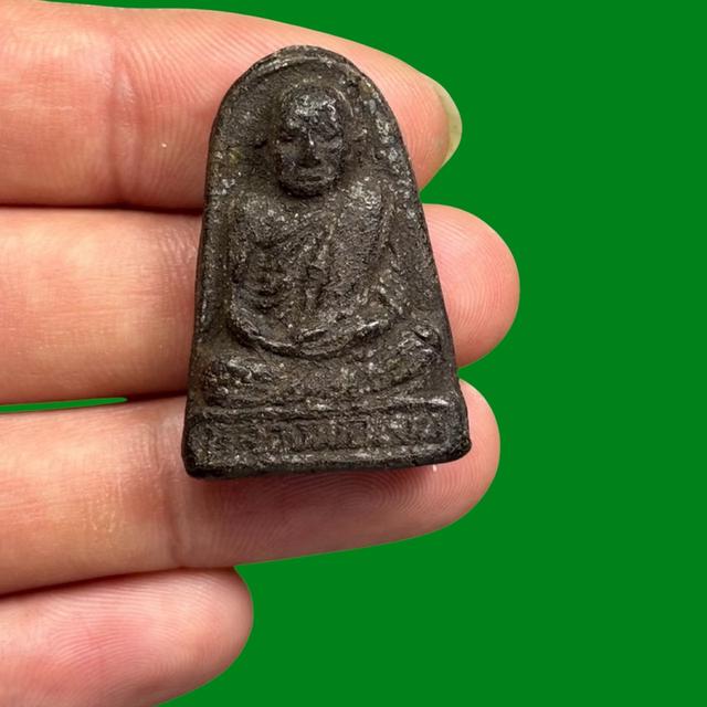 รูปหล่อเกจิ เนื้อว่าน ฝังตะกรุดไม่ทราบที่