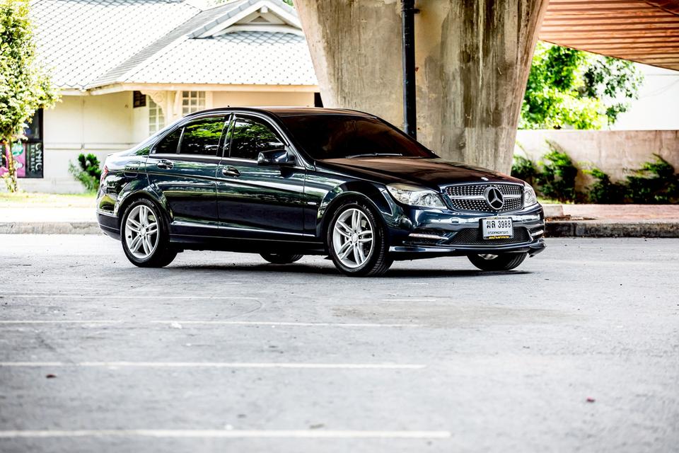 Benz C250 ปี 2013 สีรถสวย สภาพดีมากๆ  4