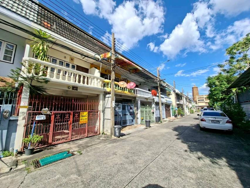 ขายบ้าน 2 ชั้น ซอยลาดพร้าววังหิน28 ถนนลาดพร้าววังหิน 3