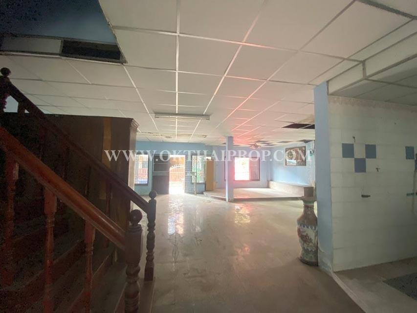 ทาวน์เฮ้าส์ หมู่บ้านปทุม คอนโดเพลส ถนนปทุมธานี – สายใน 4