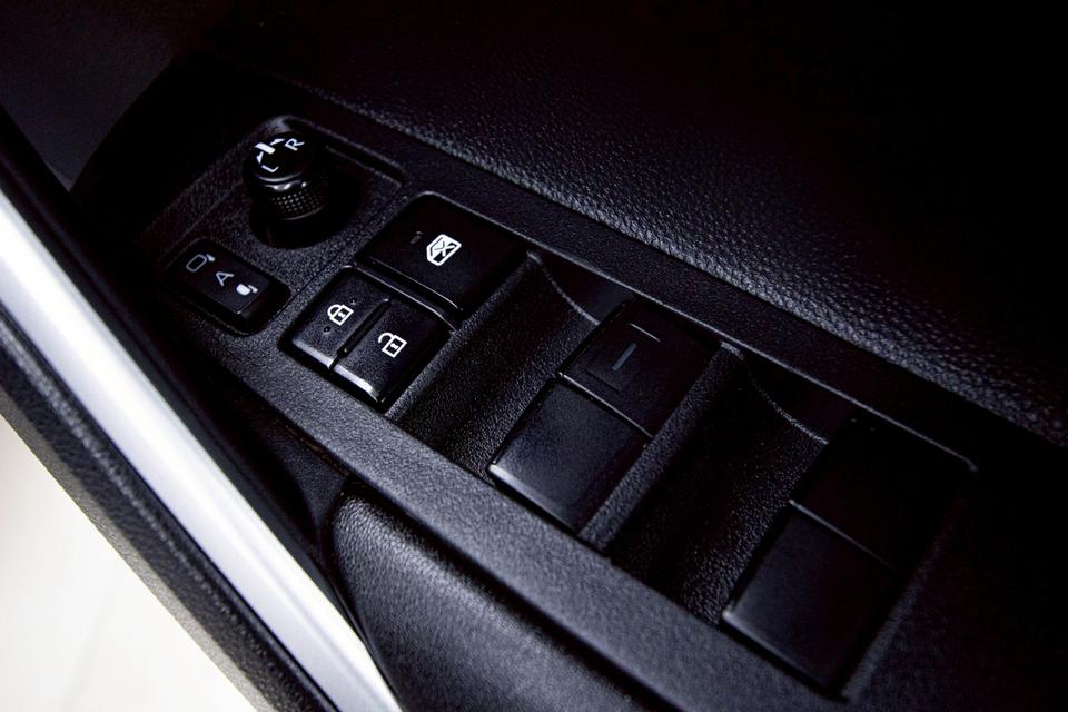 รหัสรถ 5B637 COROLLA CROSS 1.8 HYBRID PREMIUM SAFETY 2020          15